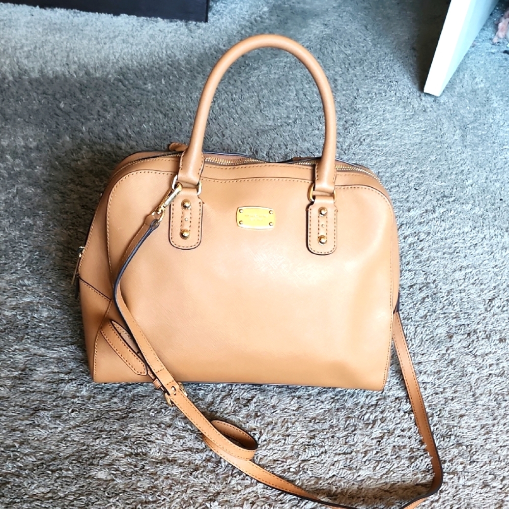 Michael Kors Elegant Large Tan Leather Satchel Handbag